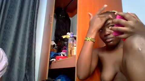 Snapshot of horny_lunah chatting on 20, 4, 2026 horny_lunah online show from 20, 4, 2026