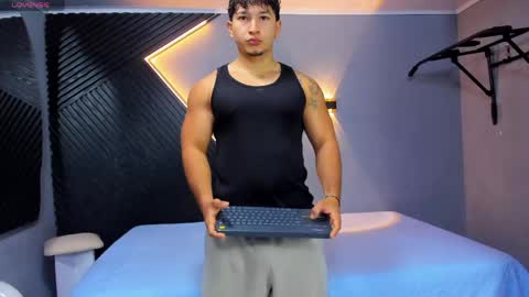 horny_nick18 online show from 5, 5, 2026