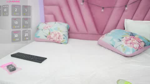 Khloe  online show from 30, 6, 2026