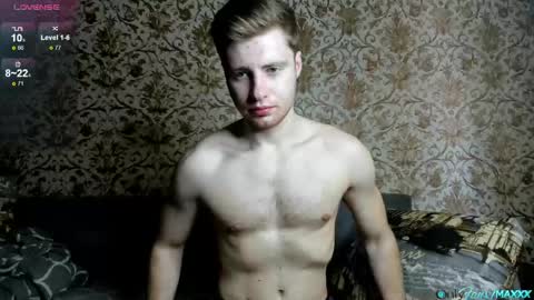 Snapshot of hornyblondieboyy chatting on 17, 4, 2026 Max online show from 17, 4, 2026