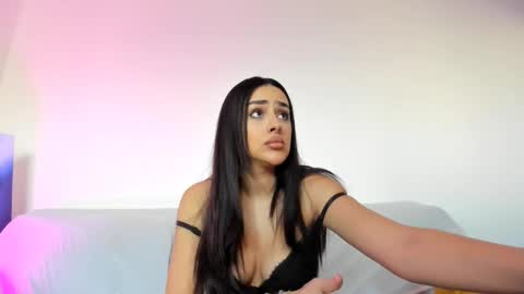 Snapshot of hornyemma_ chatting on 20, 12, 2024 Emma online show from 20, 12, 2024