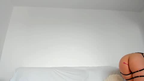 Snapshot of hornyemma_ chatting on 5, 2, 2025 Emma online show from 5, 2, 2025