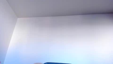 Snapshot of hornyemma_ chatting on 22, 9, 2025 Emma online show from 22, 9, 2025