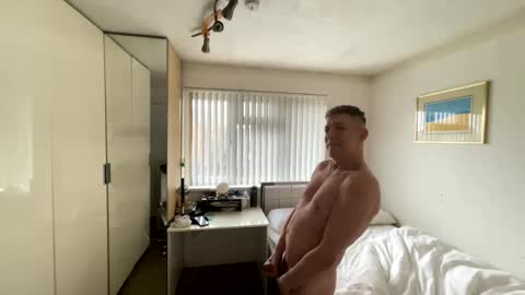 Snapshot of hornylondo chatting on 4, 2, 2026 Hornylondon online show from 4, 2, 2026