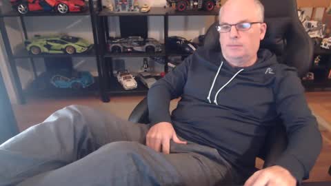 hornynthick70 online show from 20, 12, 2024