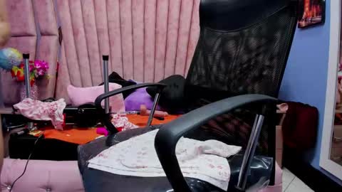 hornyskinny26 online show from 12, 11, 2025