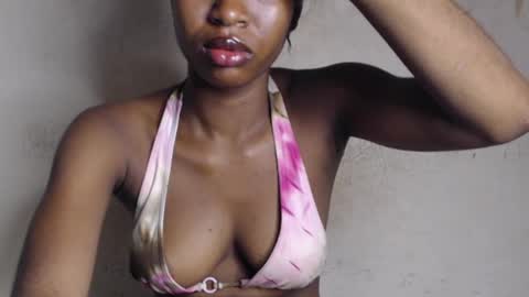 Snapshot of hornyslut_xx chatting on 1, 5, 2026 Bella online show from 1, 5, 2026