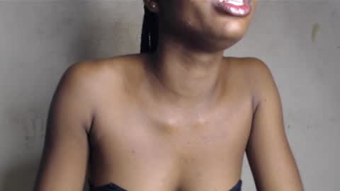 Snapshot of hornyslut_xx chatting on 7, 5, 2026 Bella online show from 7, 5, 2026