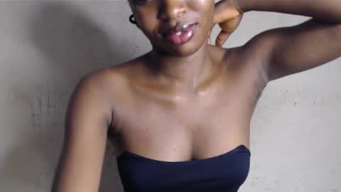 Snapshot of hornyslut_xx chatting on 9, 5, 2026 Bella online show from 9, 5, 2026