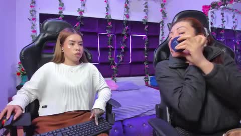 Snapshot of hornyy_mom chatting on 5, 11, 2025 hornyy mom online show from 5, 11, 2025