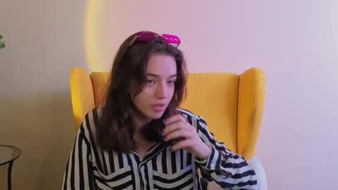 Mia online show from 2, 10, 2025