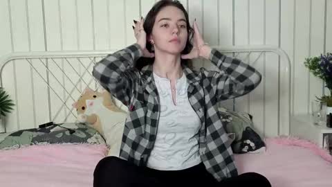 Mia online show from 14, 10, 2025