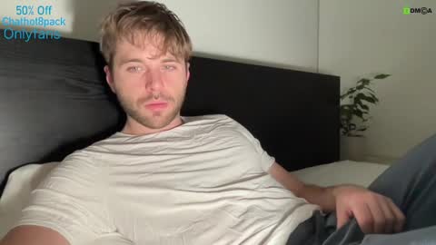 Snapshot of hot8pack01 chatting on 17, 12, 2024 Edward aka Wolf online show from 17, 12, 2024