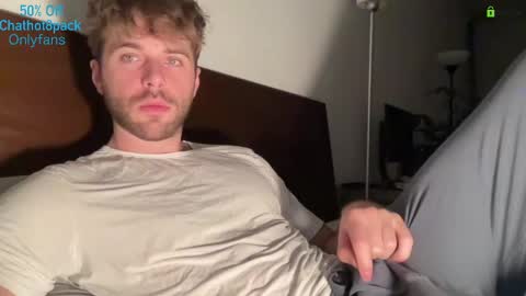 Snapshot of hot8pack01 chatting on 13, 11, 2025 Edward aka Wolf online show from 13, 11, 2025