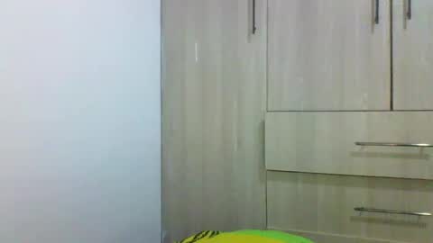 hot berry1 online show from 11, 3, 2025