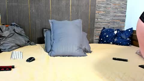 hot_chocolate4u online show from 15, 4, 2026