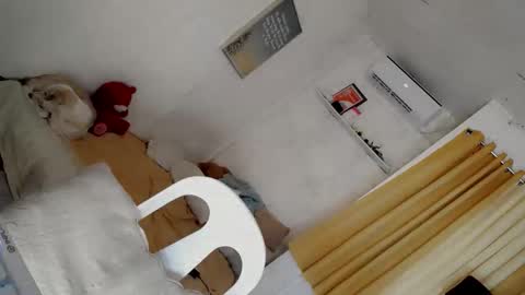 its me CLAUDIA online show from 11, 11, 2025