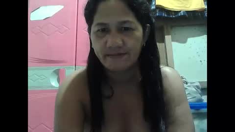 hotmama online show from 1, 11, 2025