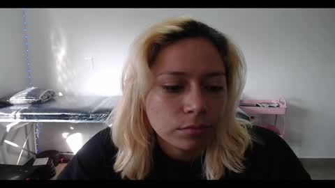 Mia online show from 2, 3, 2025