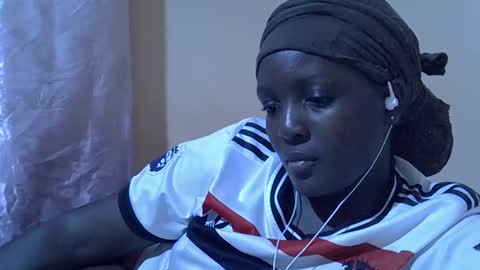 Snapshot of hot_raylah chatting on 18, 1, 2026 RAYLAH online show from 18, 1, 2026