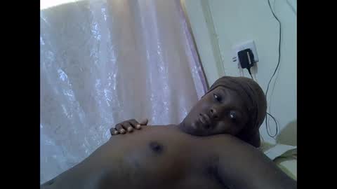 Snapshot of hot_raylah chatting on 14, 2, 2026 RAYLAH online show from 14, 2, 2026