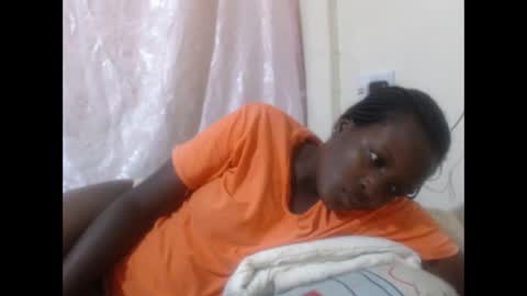 Snapshot of hot_raylah chatting on 27, 2, 2026 RAYLAH online show from 27, 2, 2026