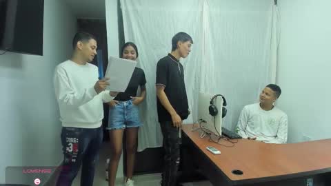 Snapshot of hot_sexmature chatting on 28, 11, 2025 Vanesa Oliver and Andrew online show from 28, 11, 2025