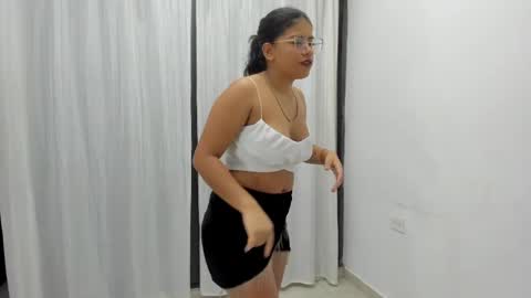 Vanesa Oliver and Andrew online show from 29, 4, 2026