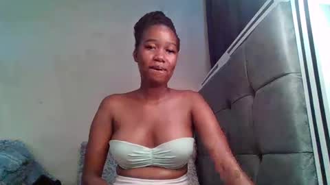 Snapshot of hot_sexyy_ladyy chatting on 5, 3, 2025 hot sexyy ladyy online show from 5, 3, 2025
