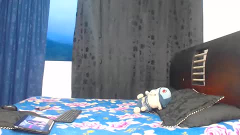 Snapshot of hot_sharks__ chatting on 14, 11, 2025 Hot Sharks online show from 14, 11, 2025