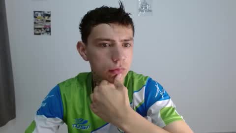 Snapshot of hot_teo_ chatting on 2, 12, 2025 Mateo online show from 2, 12, 2025