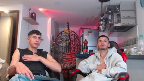 hot_twinks83 online show from 9, 10, 2025
