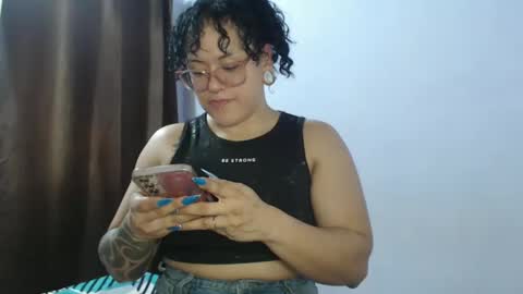 Snapshot of hotandpower10 chatting on 3, 1, 2025 Hot and PowerHOPE U MISS ME online show from 3, 1, 2025