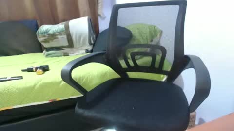 Snapshot of hotandpower10 chatting on 4, 2, 2025 Hot and PowerHOPE U MISS ME online show from 4, 2, 2025