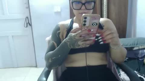 Snapshot of hotandpower10 chatting on 10, 11, 2025 Hot and PowerHOPE U MISS ME online show from 10, 11, 2025