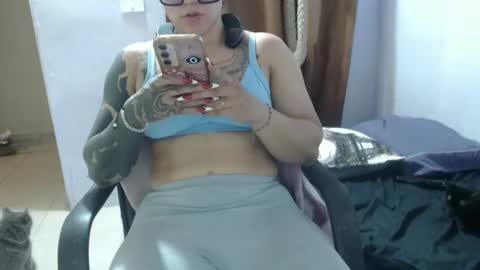 Snapshot of hotandpower10 chatting on 20, 11, 2025 Hot and PowerHOPE U MISS ME online show from 20, 11, 2025