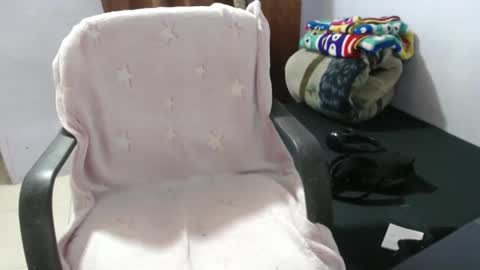 Snapshot of hotandpower10 chatting on 2, 12, 2025 Hot and PowerHOPE U MISS ME online show from 2, 12, 2025