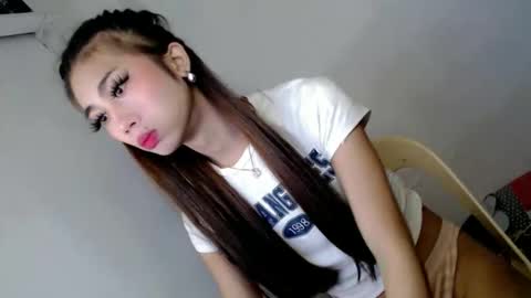 Snapshot of hotasian2345 chatting on 8, 2, 2026 hotasian2345 online show from 8, 2, 2026