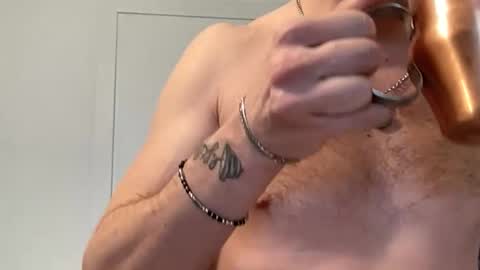 hotblondeguy online show from 27, 10, 2025