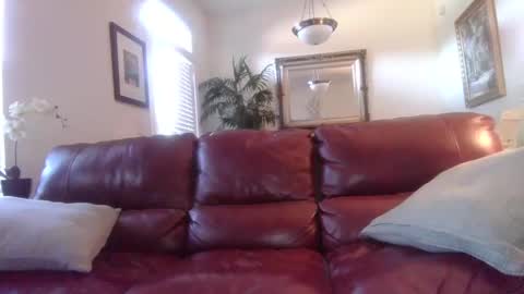 hotblondemilf1962 online show from 18, 2, 2025