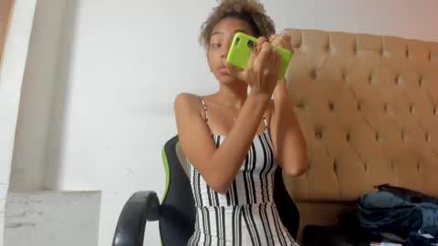 Snapshot of hotblosson chatting on 2, 11, 2025 hotblosson online show from 2, 11, 2025