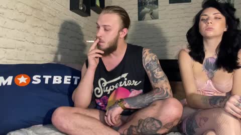 YounHotCouple online show from 18, 1, 2025