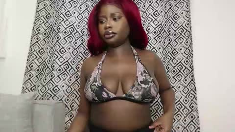 Snapshot of hotcurvykeisha chatting on 9, 10, 2025 Hotcurvykeisha online show from 9, 10, 2025