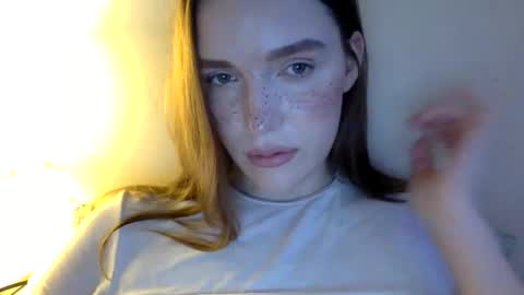 Snapshot of hoteffy chatting on 19, 4, 2026 effy online show from 19, 4, 2026