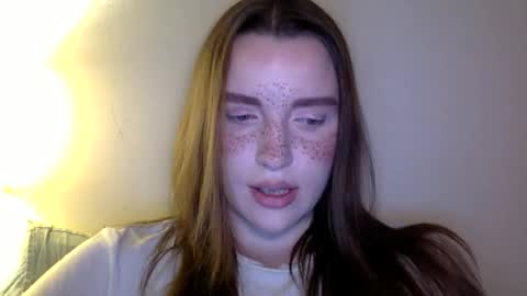 Snapshot of hoteffy chatting on 19, 4, 2026 effy online show from 19, 4, 2026