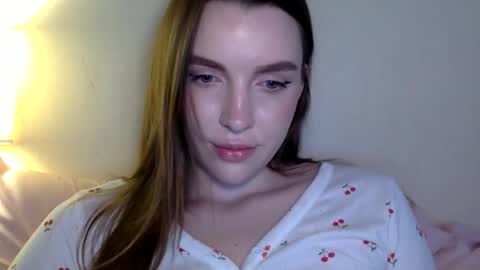 Snapshot of hoteffy chatting on 10, 5, 2026 effy online show from 10, 5, 2026