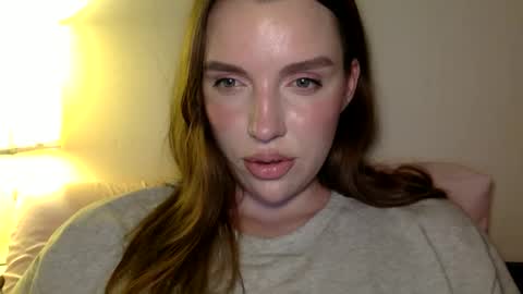 Snapshot of hoteffy chatting on 17, 5, 2026 effy online show from 17, 5, 2026
