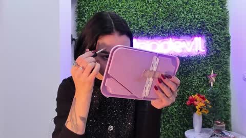 hotfallingdevil online show from 1, 12, 2025