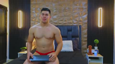 Snapshot of hotfuckers4uu chatting on 31, 1, 2025 felipe marcello online show from 31, 1, 2025