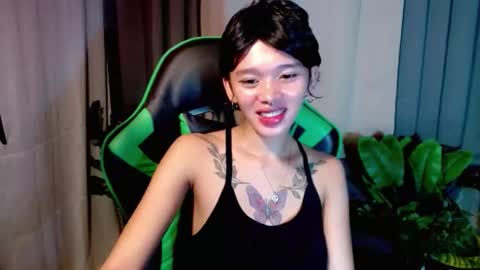 Snapshot of hotgirlronaxx chatting on 14, 12, 2025 hotgirlronaxx online show from 14, 12, 2025